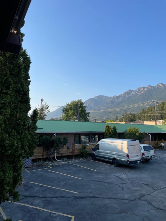 Destination Inn Radium Hot Springs Dış mekan fotoğraf